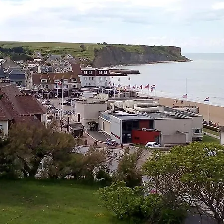 Les Remparts Spacieux 1 Er étage Rénové Joliment Décoré Bien équipé Plein Centre Proche Plages Du Débarquement Parking Gratuit à Proximité